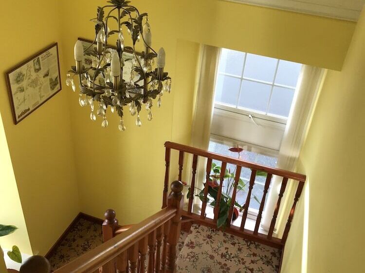 بنسيون Pisgah Guesthouse