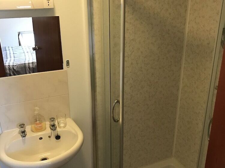 ペンション Pisgah Guesthouse