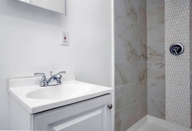 Пансион Racpanos Modern Stay On Forrest Street