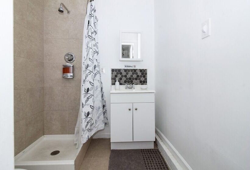 Пансион Racpanos Modern Stay On Forrest Street