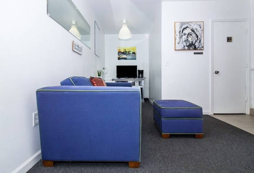 پانسیون Racpanos Modern Stay On Forrest Street