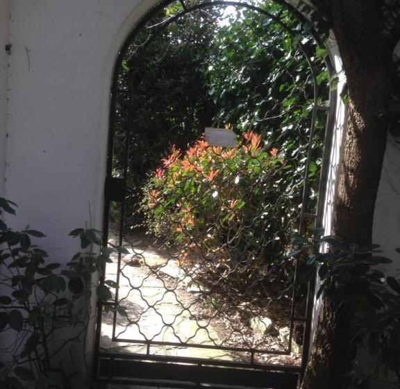 پانسیون Villa Des T