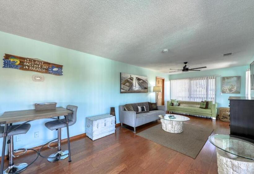 فندق على الطريق Sand Vista Vacation Rentals