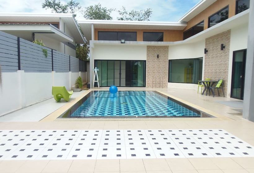 Sattahip Pool Villa