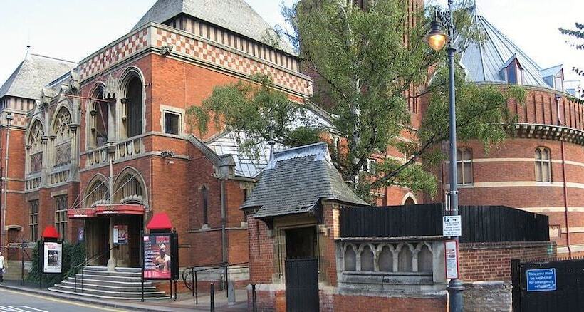 Simpsons Cottage   Grove Road Cottages