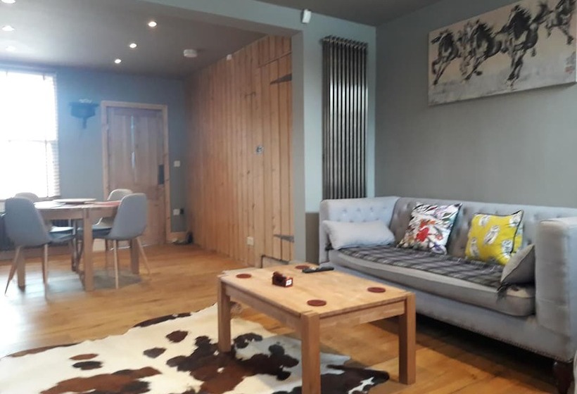 Simpsons Cottage   Grove Road Cottages