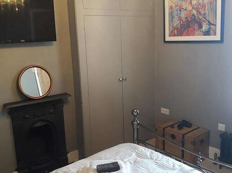 Simpsons Cottage   Grove Road Cottages