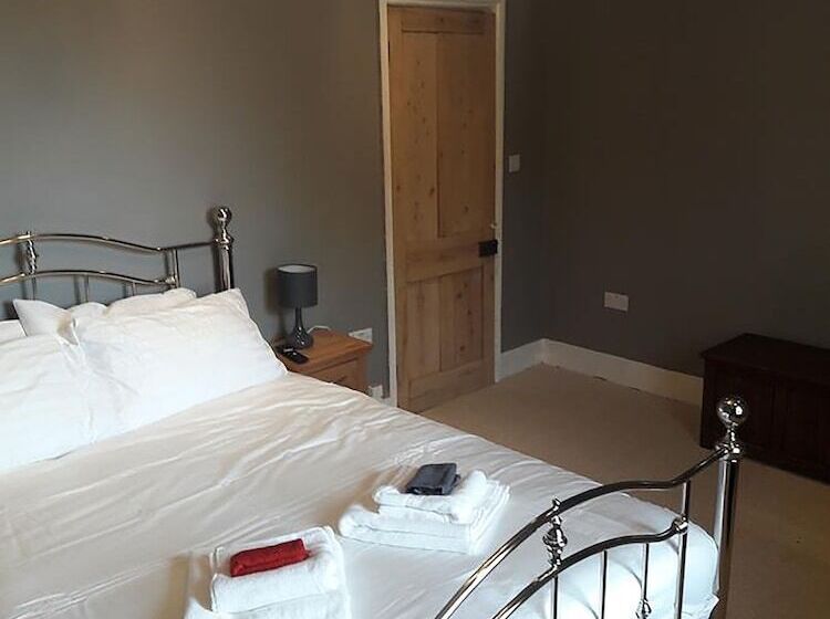 Simpsons Cottage   Grove Road Cottages