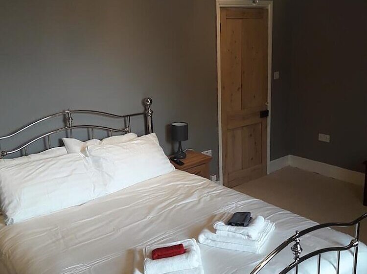 Simpsons Cottage   Grove Road Cottages