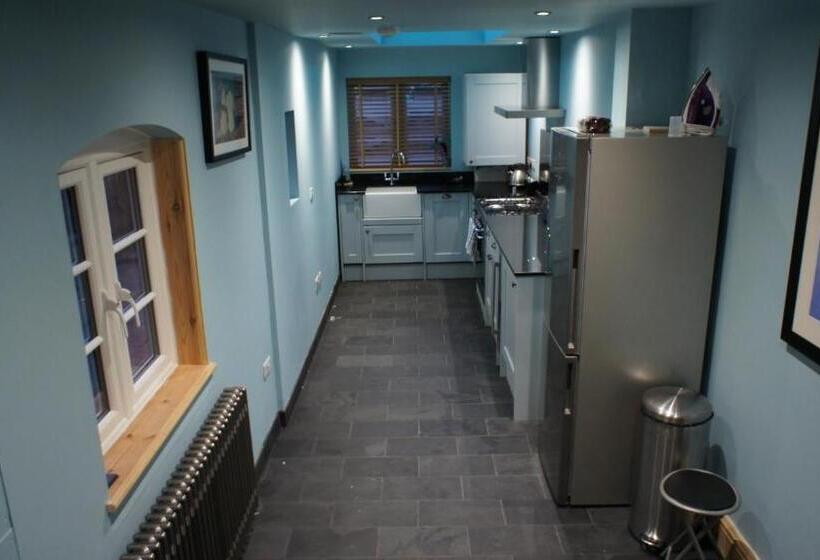 Simpsons Cottage   Grove Road Cottages