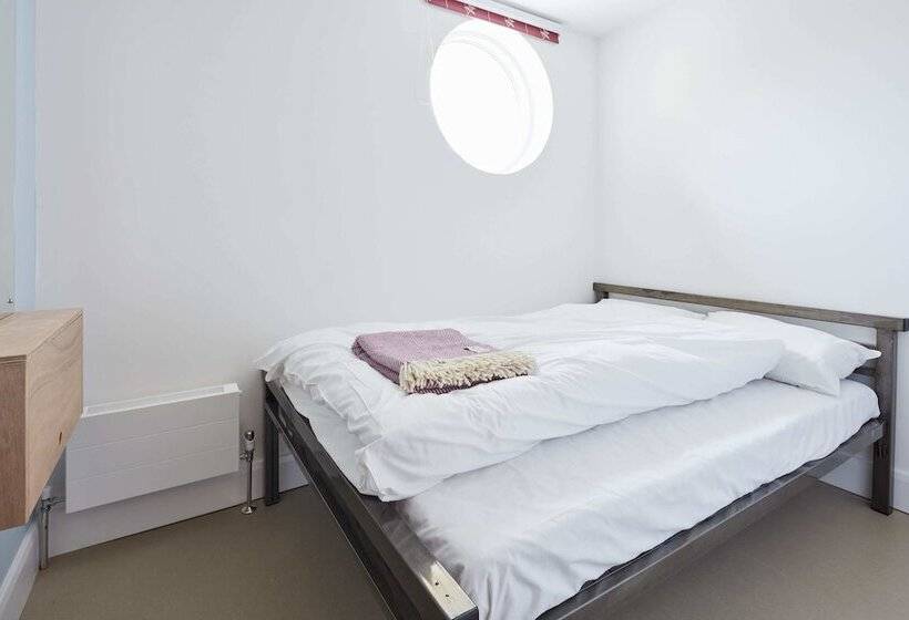 The Barrel Store   Hostel