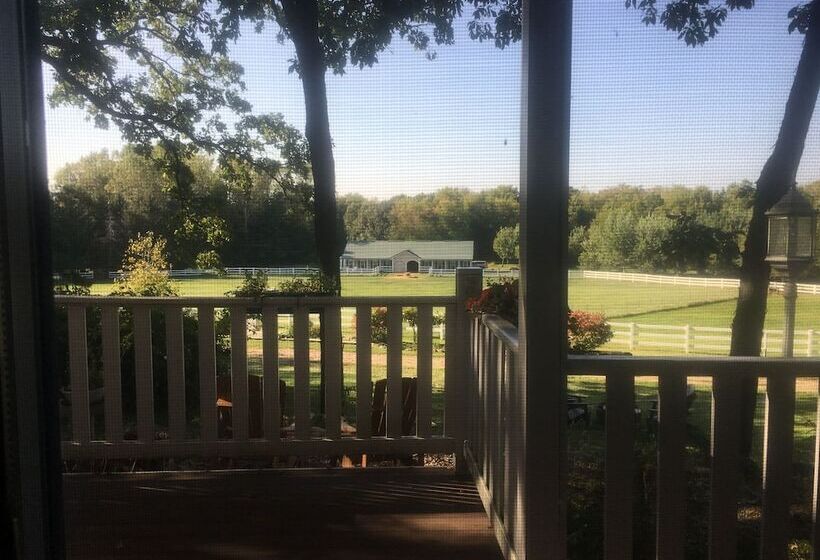 The Speckled Hen Inn B&b