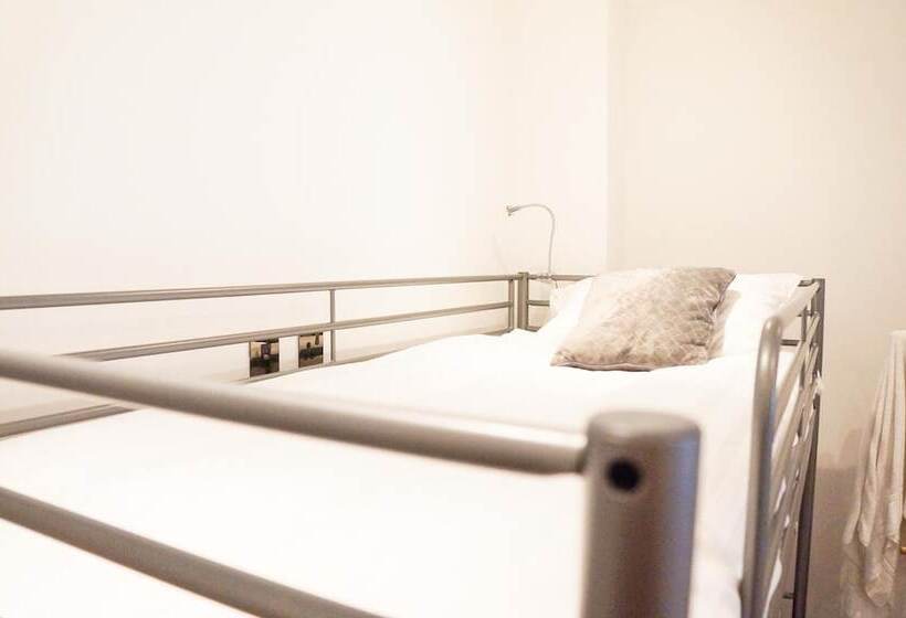 The Mornington Camden Female Only Hostel