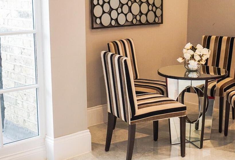 The Mornington Camden Female Only Hostel