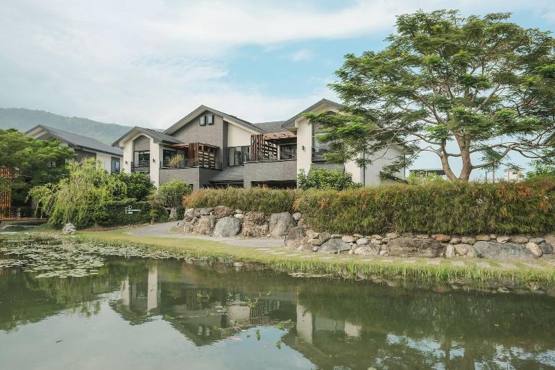 تختخواب و صبحانه Afternoon Resort