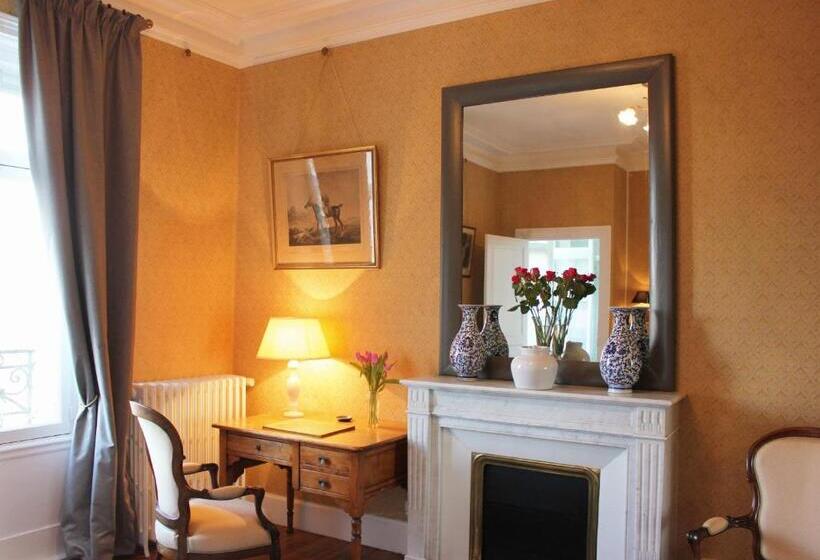 민박 Chateau Du Gerfaut