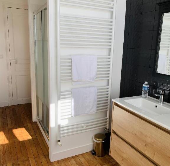 민박 Chateau Du Gerfaut