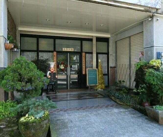 تختخواب و صبحانه Ho Shan Years