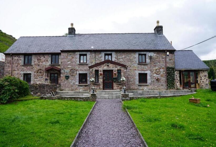 مبيت وإفطار Pentre Riding Stables