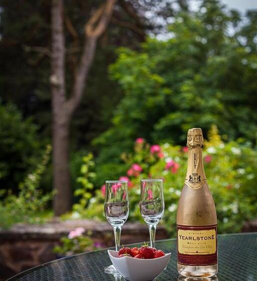 צימר Stoodleigh Court Coach House