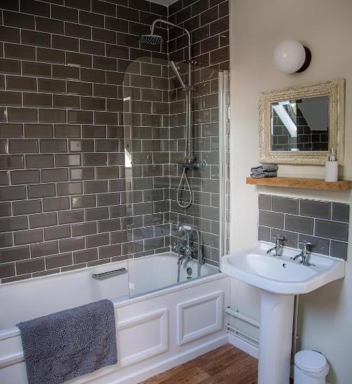 민박 The Golden Key