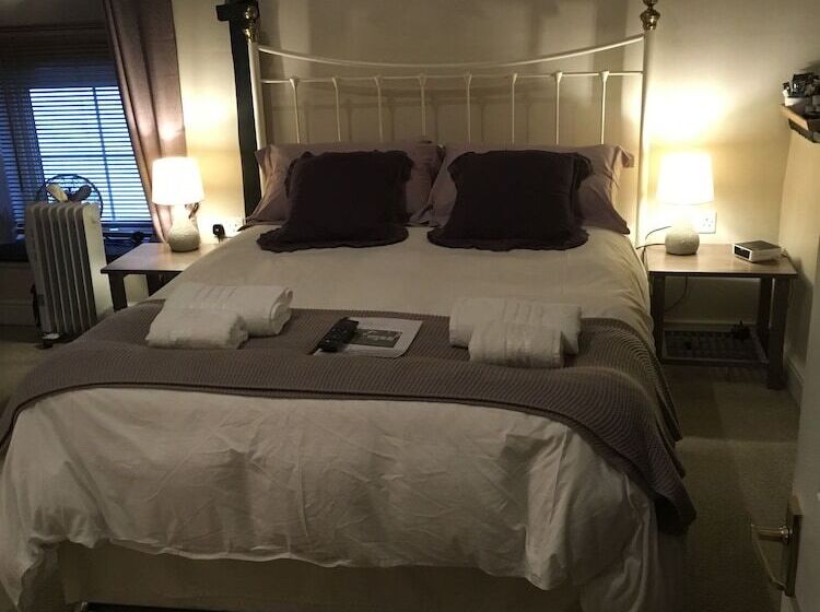 مبيت وإفطار The Tanners Arms