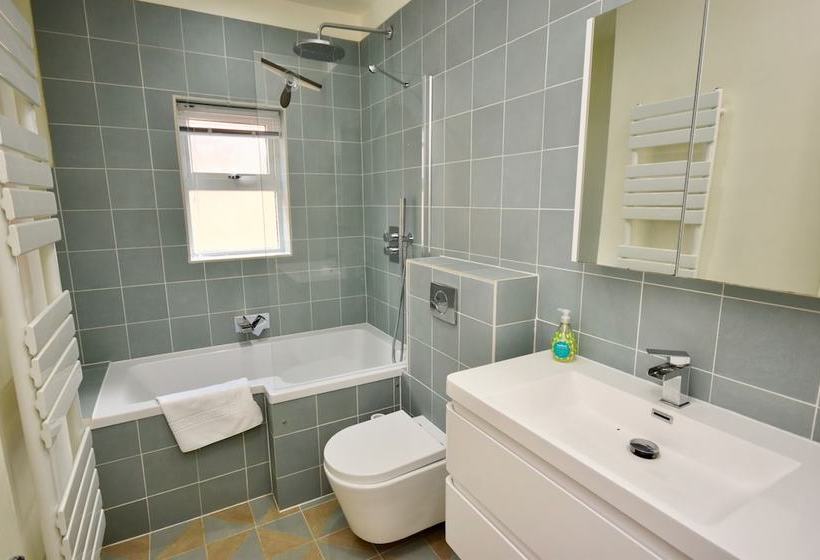 Blackberry Cottage  Bembridge