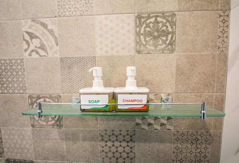 Goodnight Phuket Villa