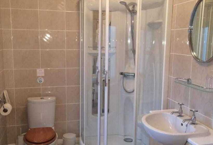 Hillcrest House Bed & Breakfast