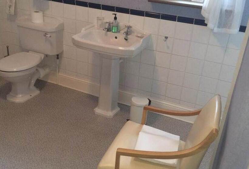 Hillcrest House Bed & Breakfast