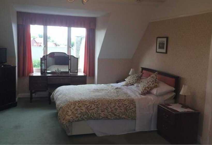 Hillcrest House Bed & Breakfast