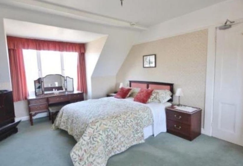 Hillcrest House Bed & Breakfast