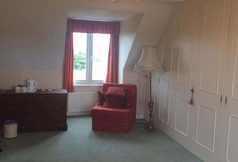 Hillcrest House Bed & Breakfast