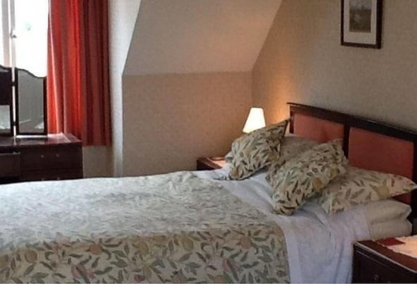 Hillcrest House Bed & Breakfast