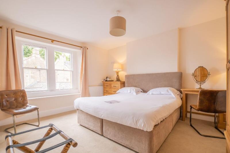 여관 Rose And Crown Bath