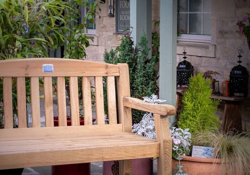 여관 Rose And Crown Bath