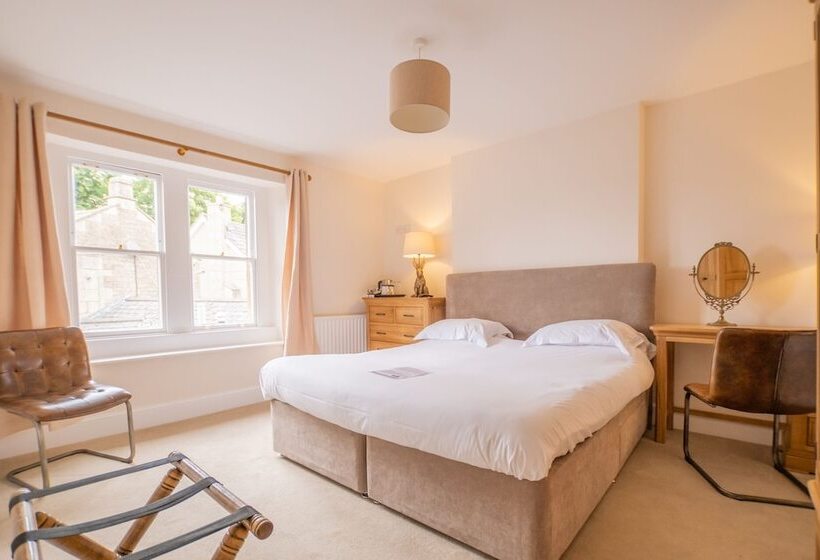 여관 Rose And Crown Bath