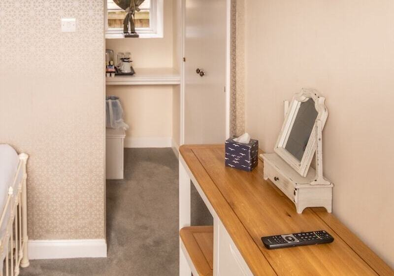 여관 Rose And Crown Bath