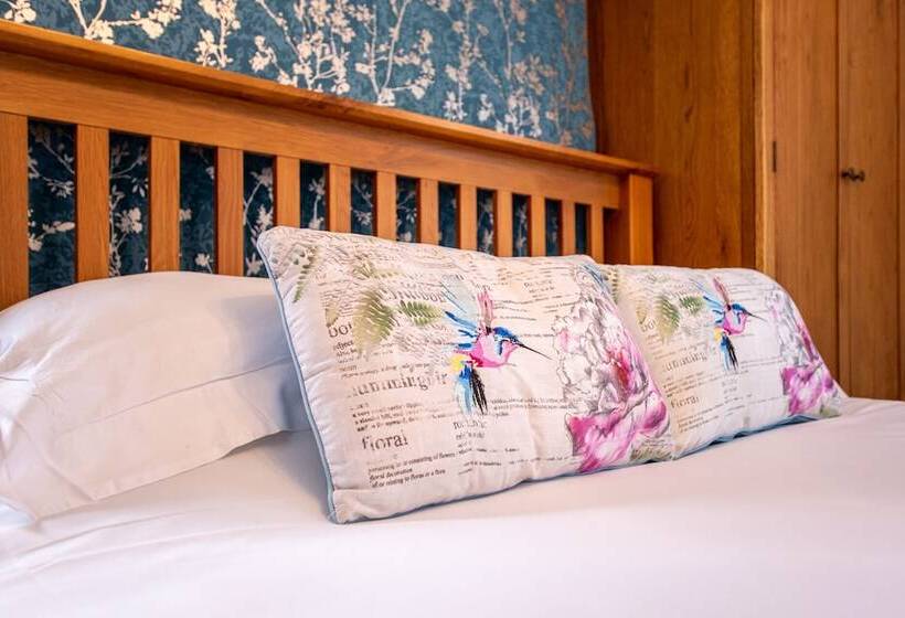 여관 Rose And Crown Bath