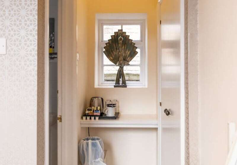 여관 Rose And Crown Bath