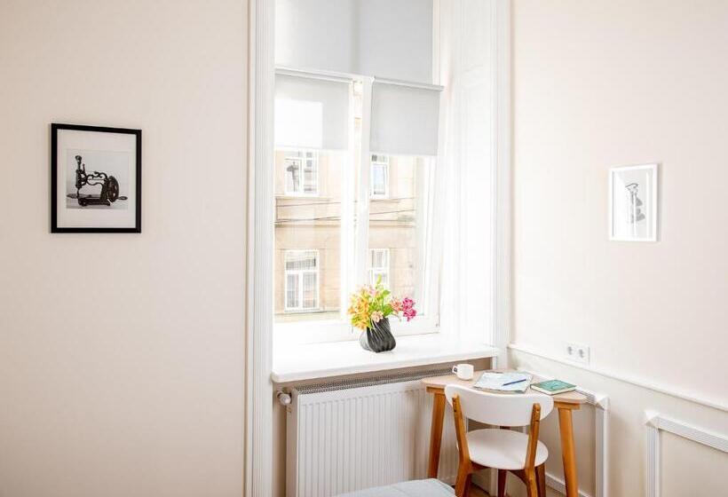 هتل Art Deco Central Rooms