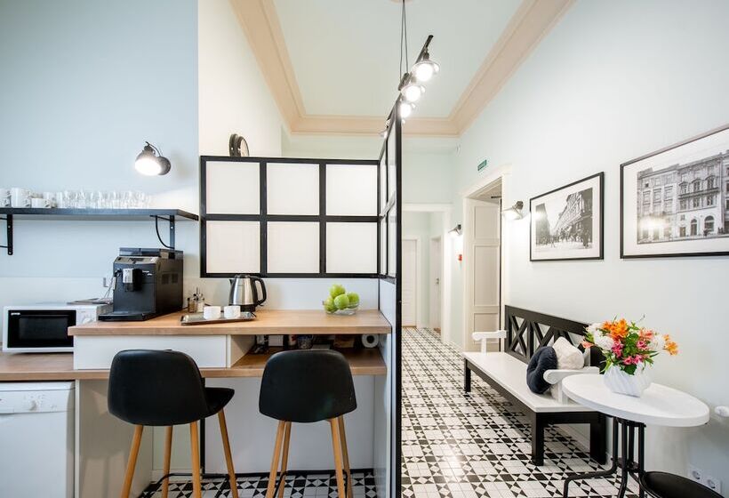 هتل Art Deco Central Rooms