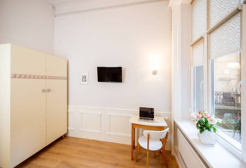 هتل Art Deco Central Rooms