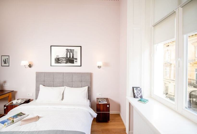 هتل Art Deco Central Rooms