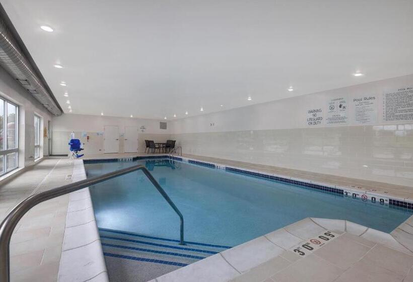 فندق Holiday Inn Express & Suites   Brighton, An Ihg