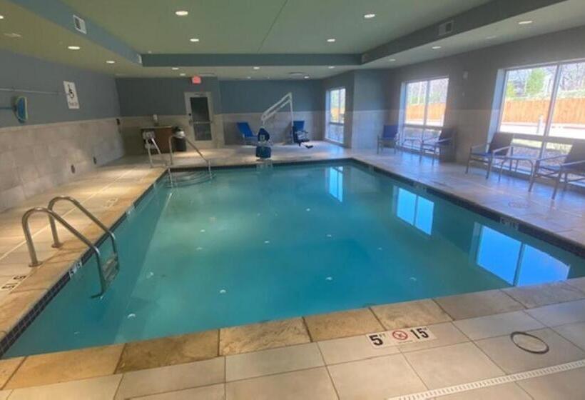 Отель Holiday Inn Express & Suites Warrensburg North, An Ihg