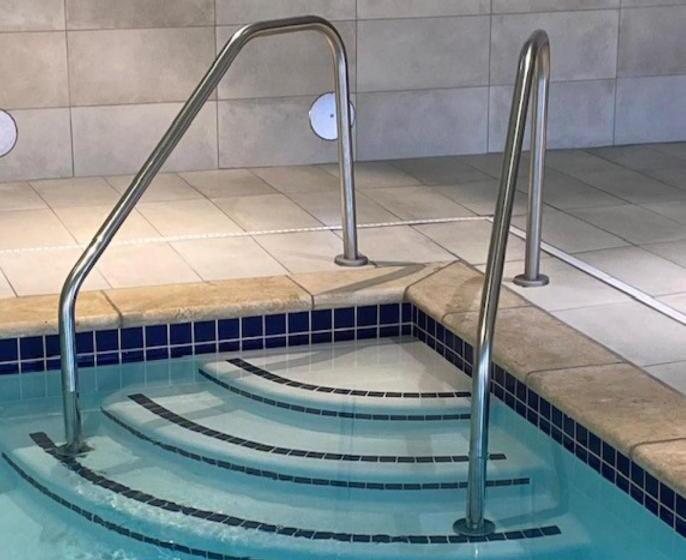 Отель Holiday Inn Express & Suites Warrensburg North, An Ihg