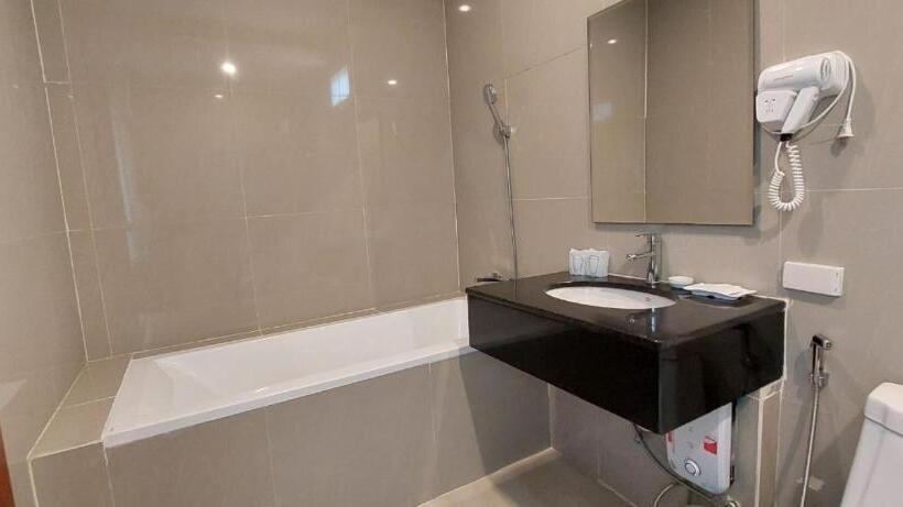 בית מלון כפרי Horizon Beach Resort Koh Jum