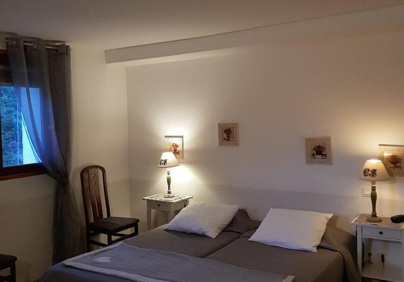 Отель Hôtel Guilhaume D Orange