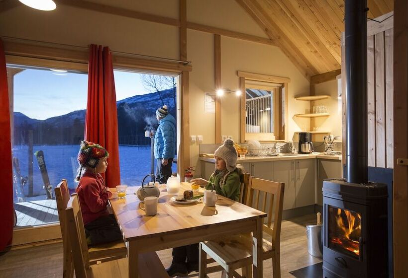 Отель Huttopia Bourg St Maurice